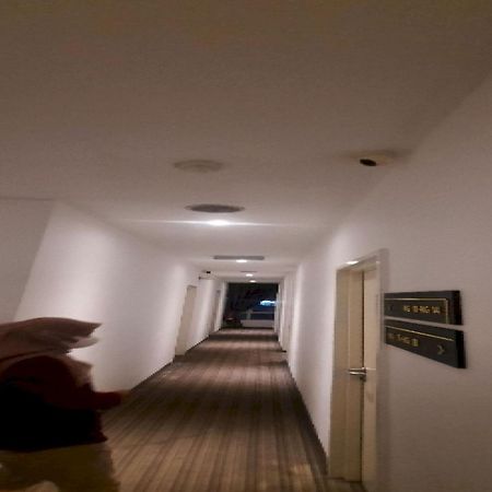 Super Oyo 90724 Rg Hotel Air Hitam Zewnętrze zdjęcie