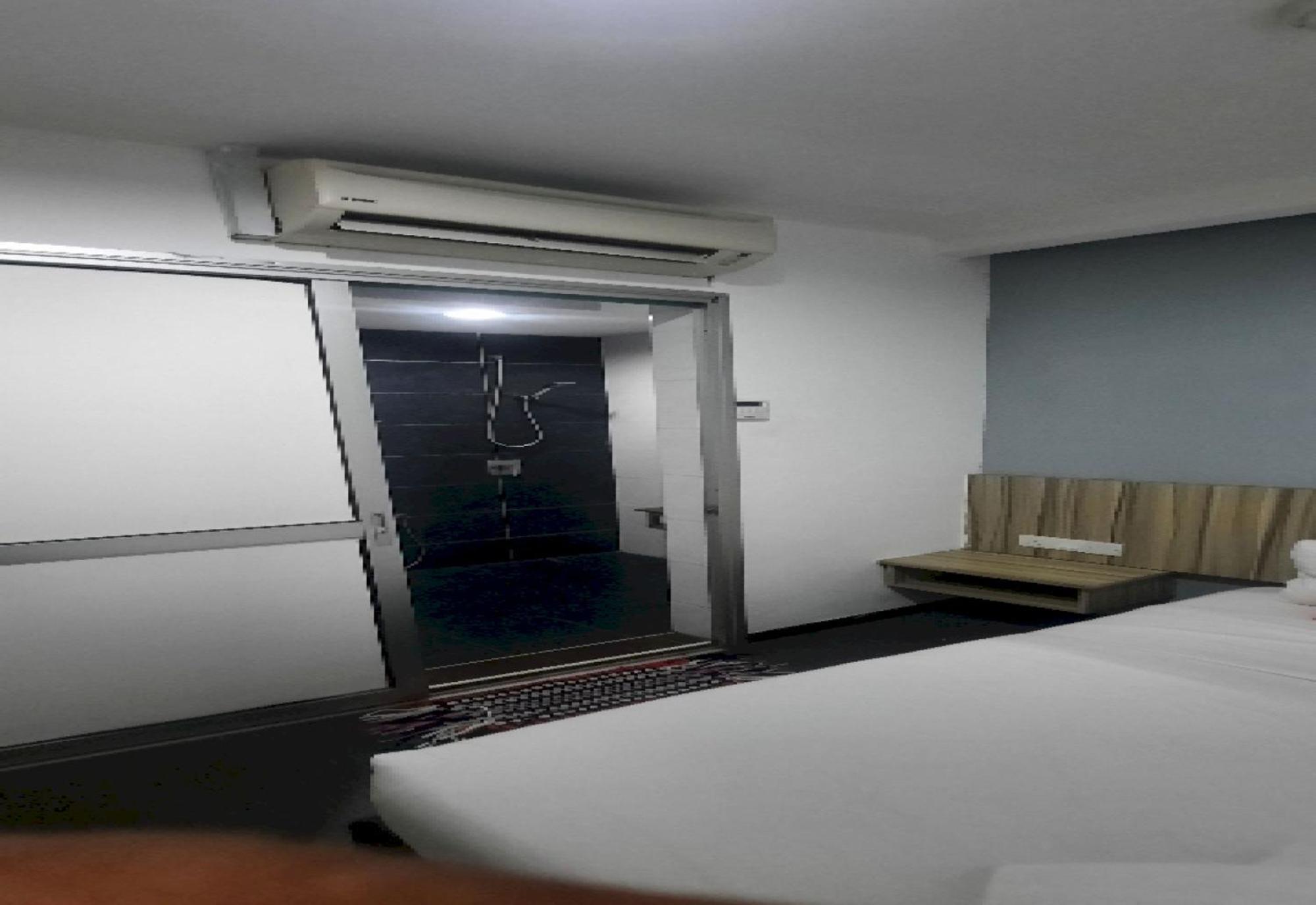 Super Oyo 90724 Rg Hotel Air Hitam Zewnętrze zdjęcie