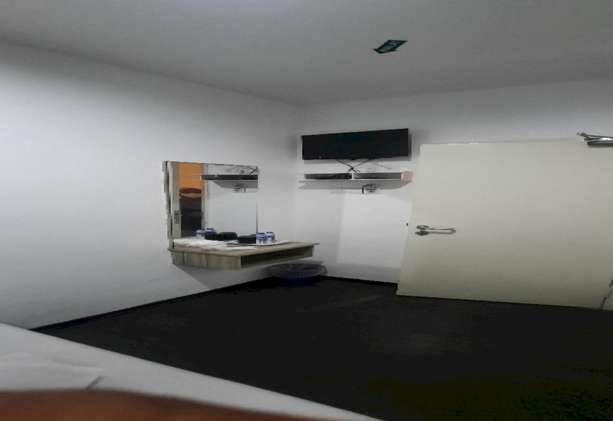 Super Oyo 90724 Rg Hotel Air Hitam Zewnętrze zdjęcie